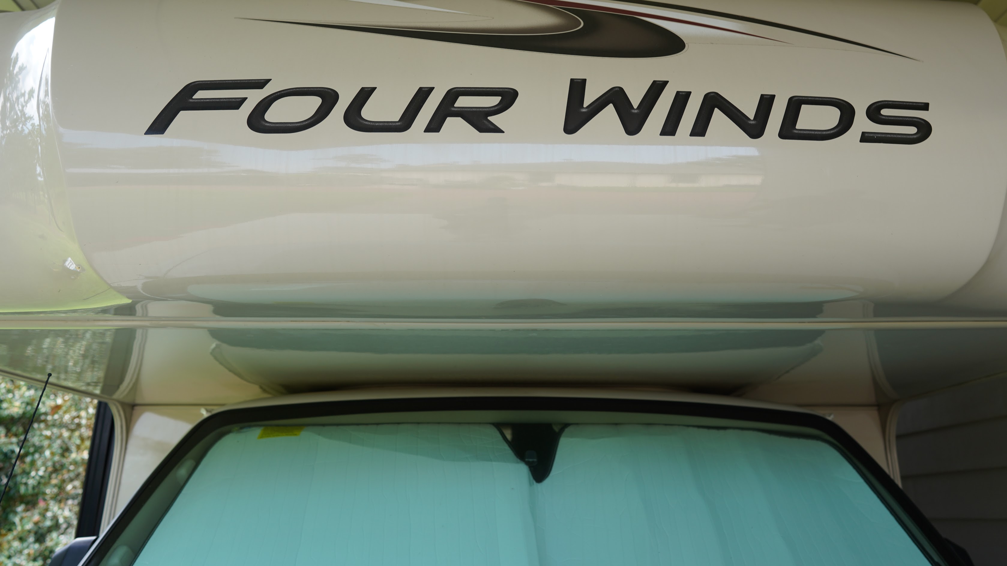 Four Winds Class C by Thor was the basis for this solar intall